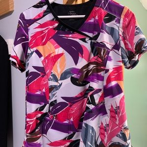 Cherokee scrub top size small